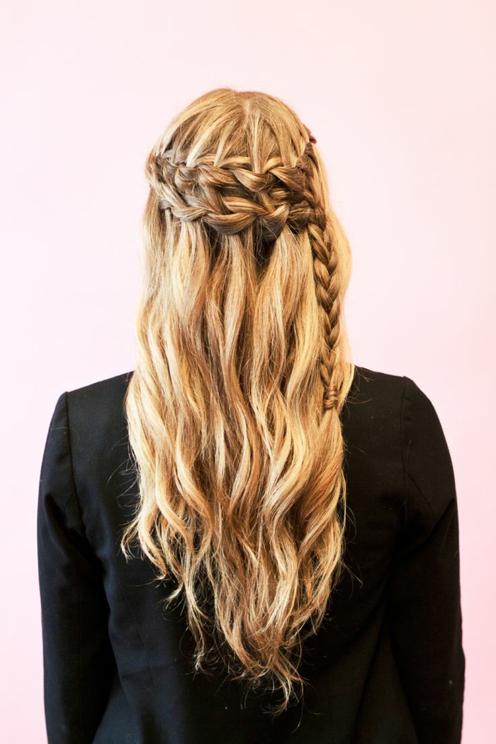 renaissance hairstyles, long wavy blonde hair, with two rows of side-woven braids, coming together in one, black blazer and pink background
