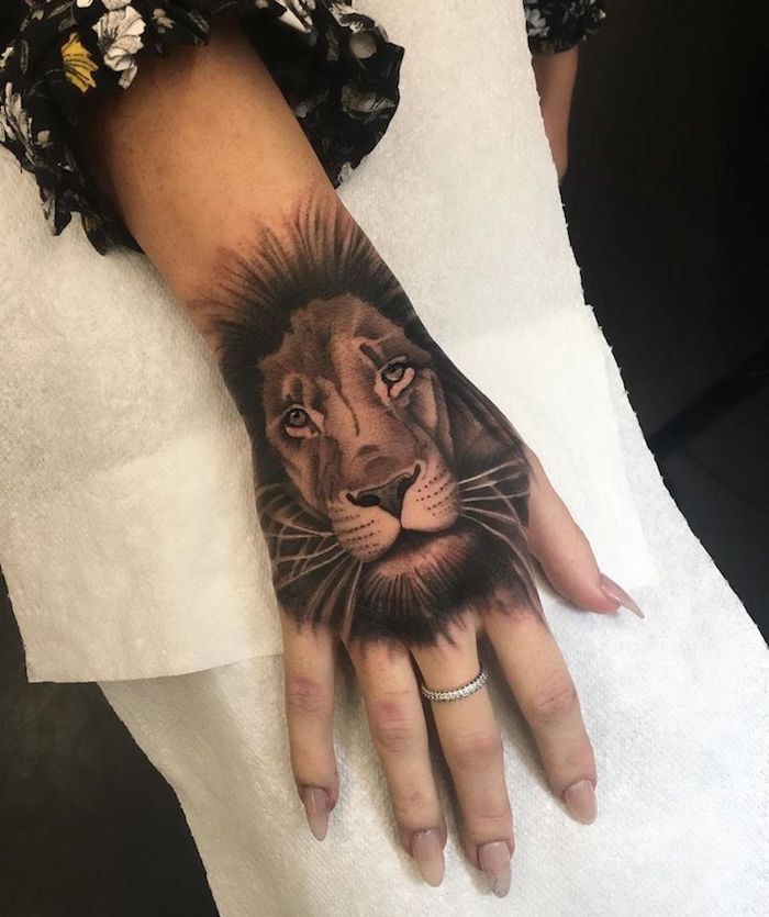 Mit tigerkopf tattoo bedeutung frau Das Brust