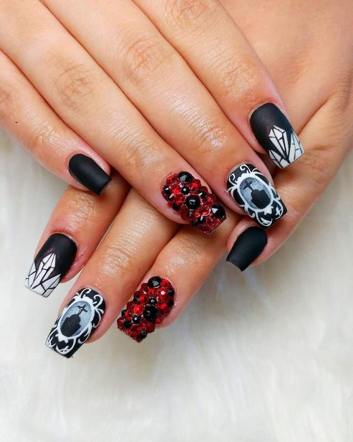 70 ideas for Halloween nails so spooky, you’d definitely ...