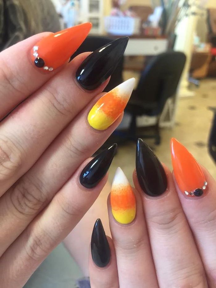 1001 + ideas for awesome and spooky Halloween nails