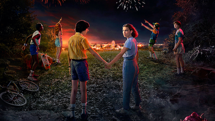 mike and eleven holding hands, dustin max lucas and will watching the fireworks, stranger things desktop wallpaper